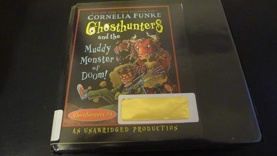 Cover of Ghosthunters #4: Ghosthunters and the Muddy Monster of Doom!